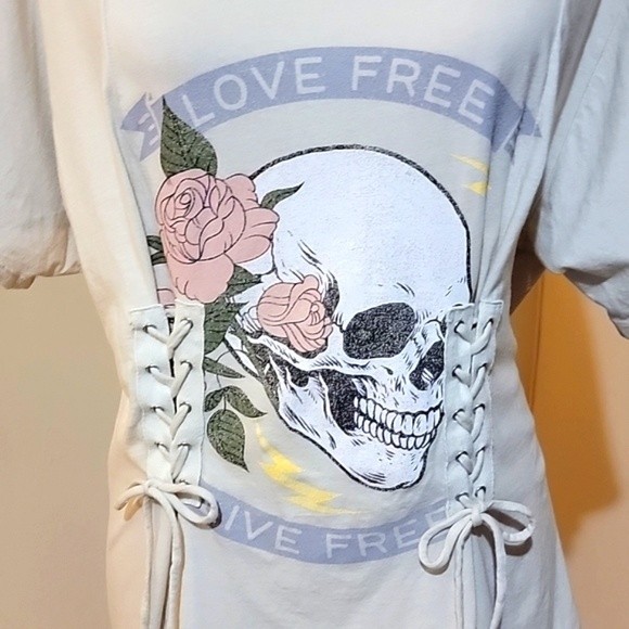 Express NWOT Women's Skull & Roses Live Free Top w/Corset-style Lace Up Front, M - Picture 8 of 8